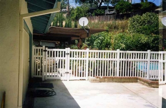 Semi-Privacy Vinyl Fence with 1.5" Picket