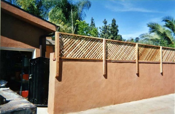 Wood Lattice Wall Topper