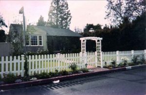 Face Mounted Wood Picket Fence 2