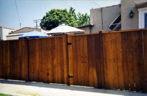 Butted Wood Fence with Cap 1