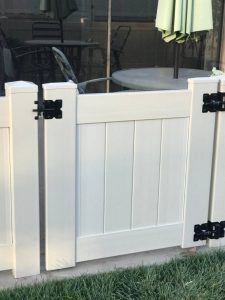 Basic white vinyl privacy gate
